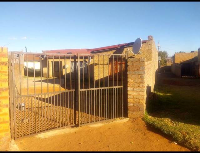 2 BEDROOM HOUSE FOR SALE IN NALEDI